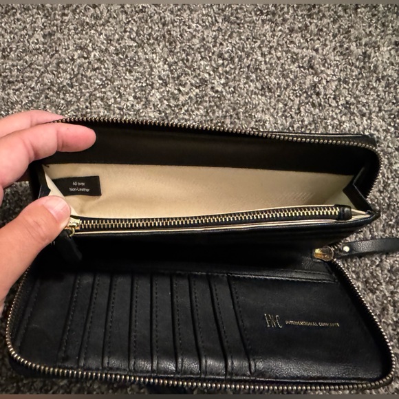 INC Wallet - Picture 3 of 3